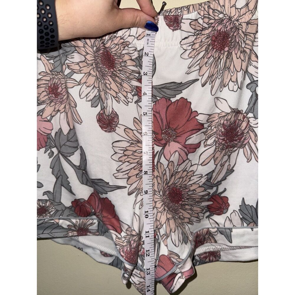 BCBGMAXAZRIA Floral Pajama Set Large L Short Sleeve Shirt Shorts PJs Sleepwear - Picture 6 of 14